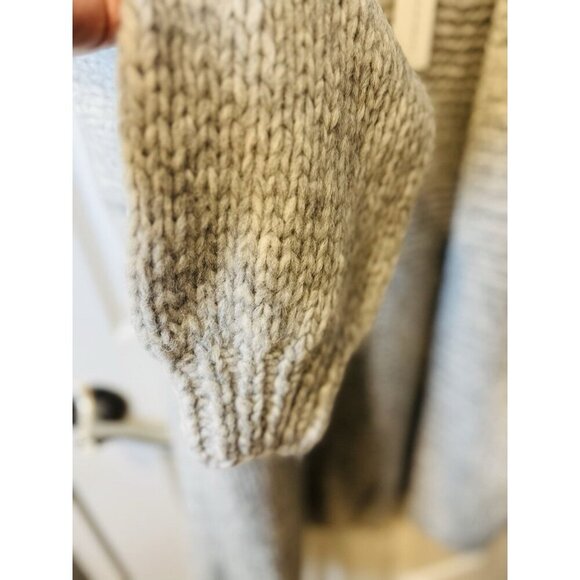 Unsubscribed Women’s Chunky Cardigan Small Gray Oversized Hand Knit Peru NWT - Picture 6 of 10